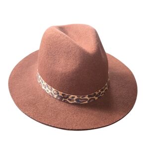 Hat 100 % Wool Bronw Adjustable  With  Decorative Leopard Print Winter Vacation